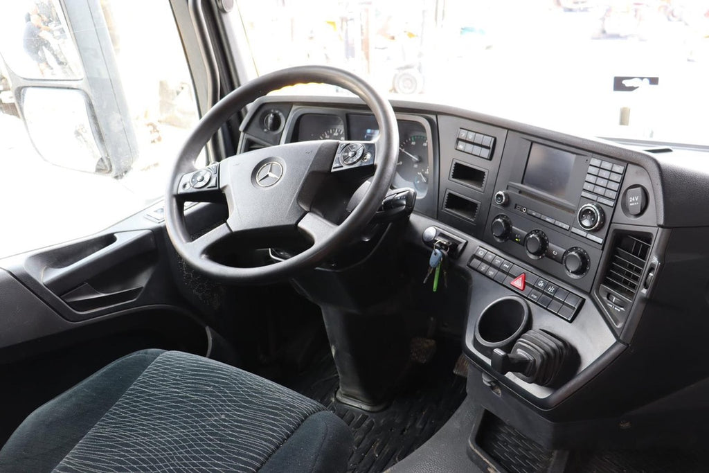 Mercedes AROCS 2051