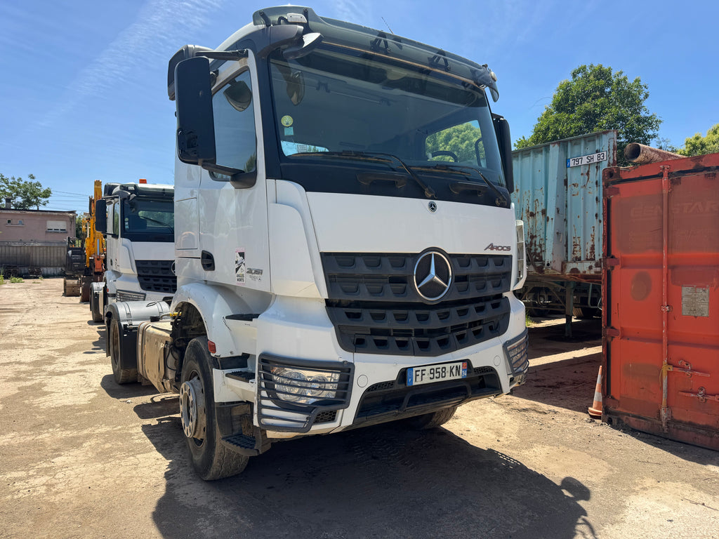 Mercedes AROCS 2051