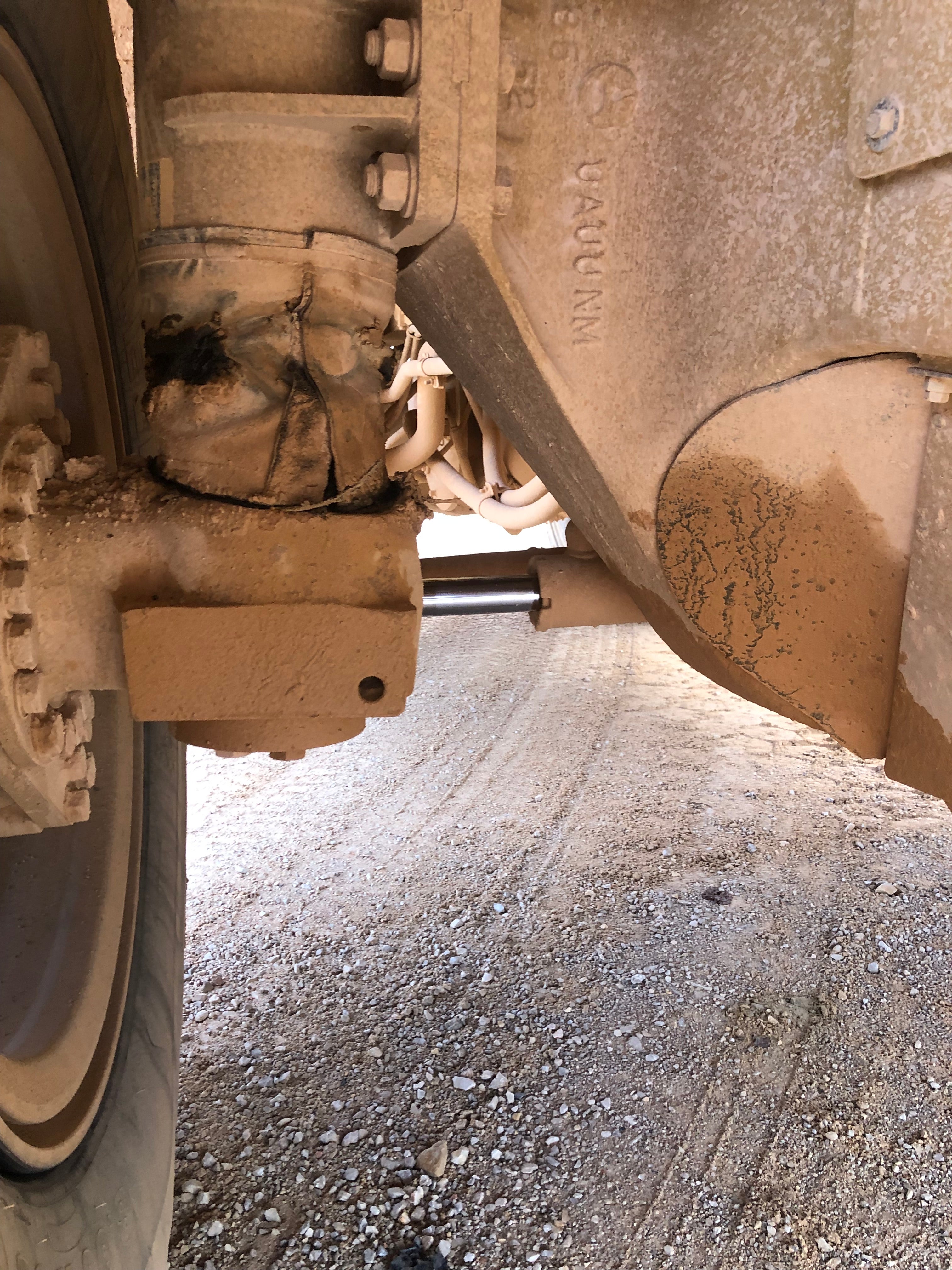 Dumper rigide cat 769