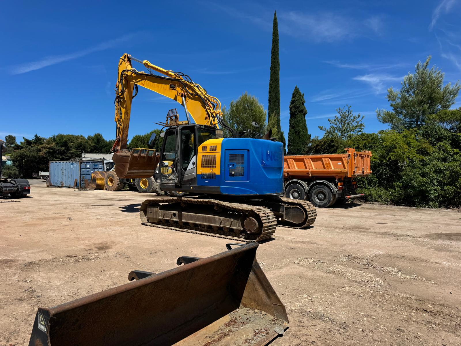 HITACHI ZAXIS ZX225USLC-5B